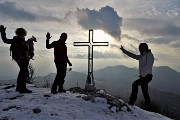 73 Alla croce di vetta della Cornagera (1311 m)